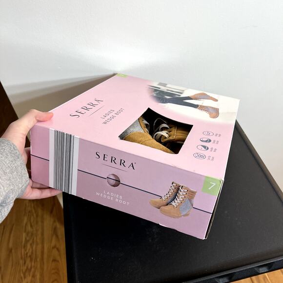 NWT Wedge Boots - Picture 2 of 7